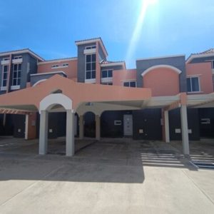 INTH-242 Town House en Venta Residencia Villas Santos Beach I