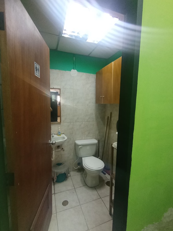 PLL-421 Local en Alquiler En Planta Baja En Cc Los Jarales De 54 M2 Amoblado Con Estantería Para Mini Market - Imagen 8