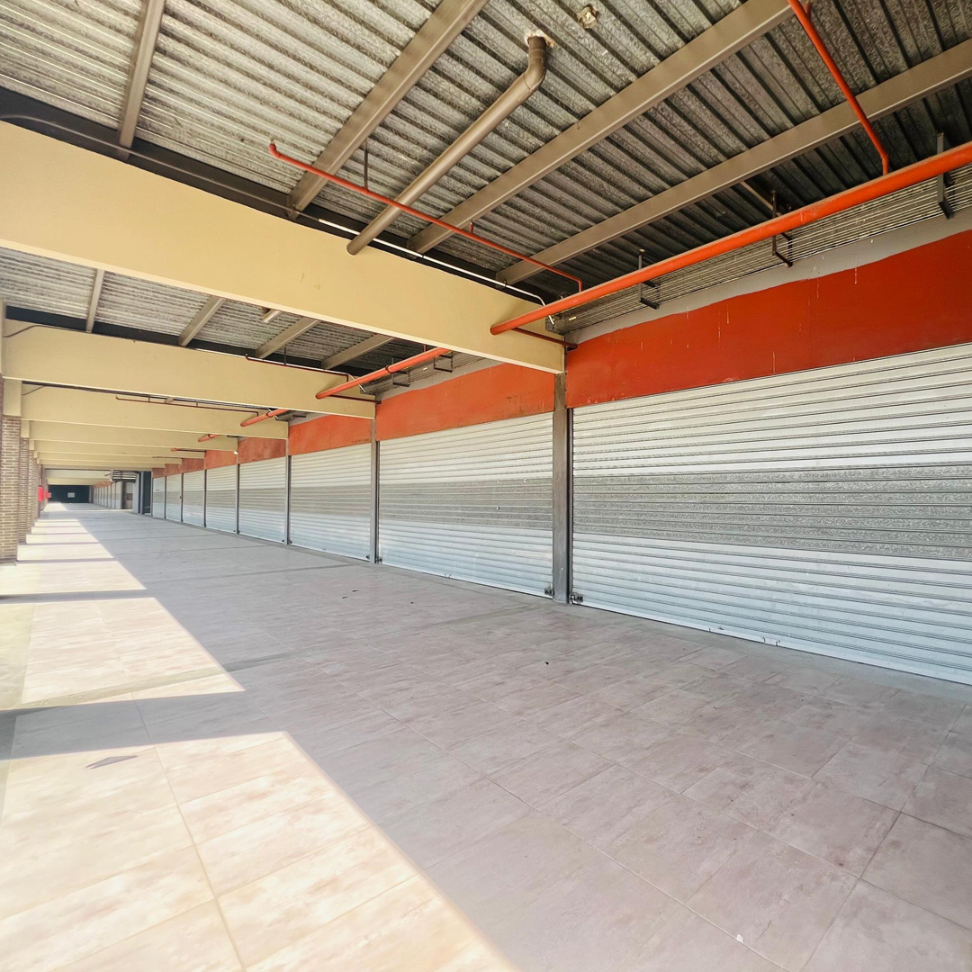INL-204 Local en Venta El Punto Plaza Comercial. B-25 - Imagen 5