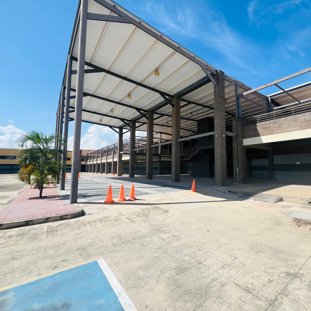 INL-220 Local en Venta - Alquiler El Punto Plaza Comercial. B-8