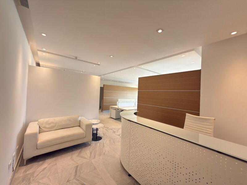 PLOF-152 Oficina en Venta Coorporativa Torre Centro A1 La Vina
