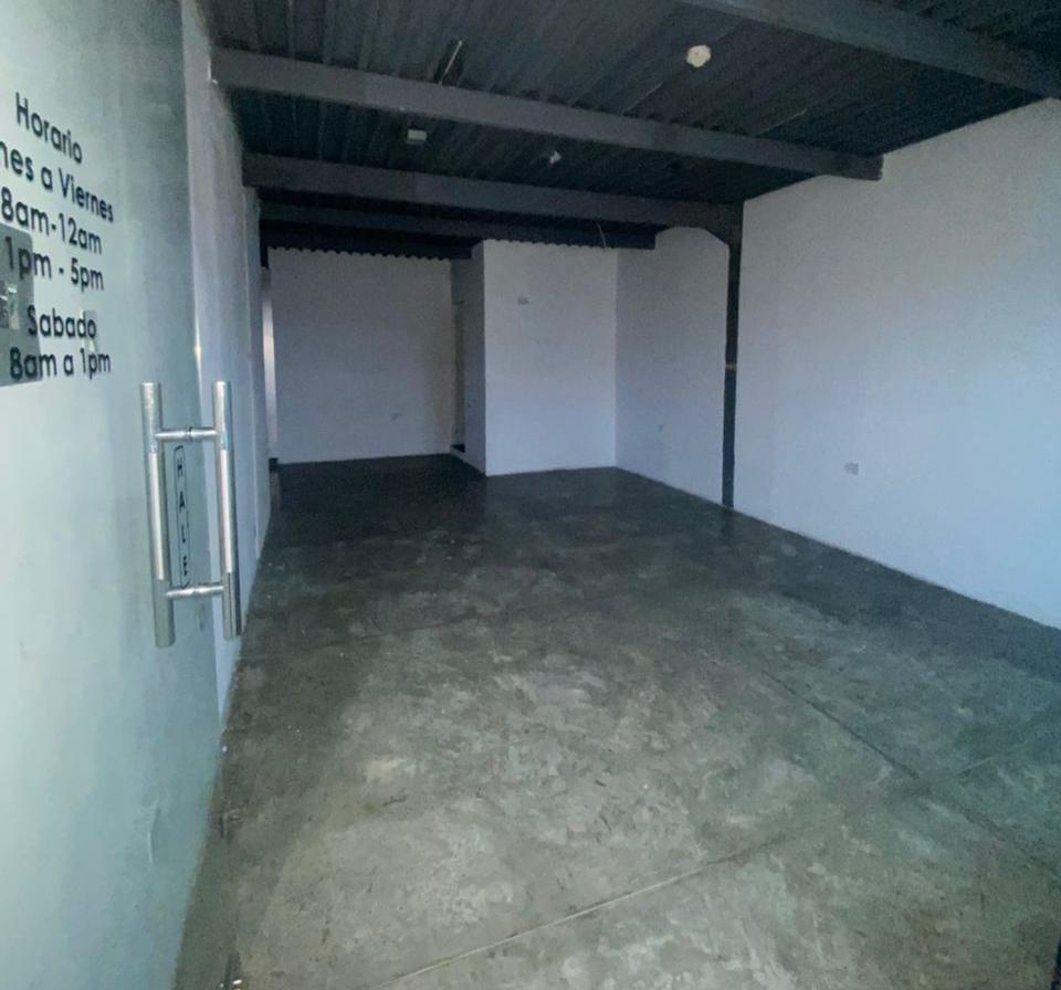 ELBL-156 Local en Alquiler Centro Comercial Palmera Plaza Calle Santa Barbara Con Prolongacion La Cruz Parroquia Cabudare