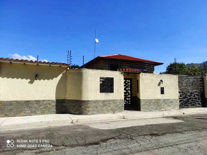 PLC-1230 Casa en Venta Ubicada El El Sector El Polvero, Urb. Villas Del Valle 2000-2001- San Diego. Edo. Carabobo. - Imagen 2