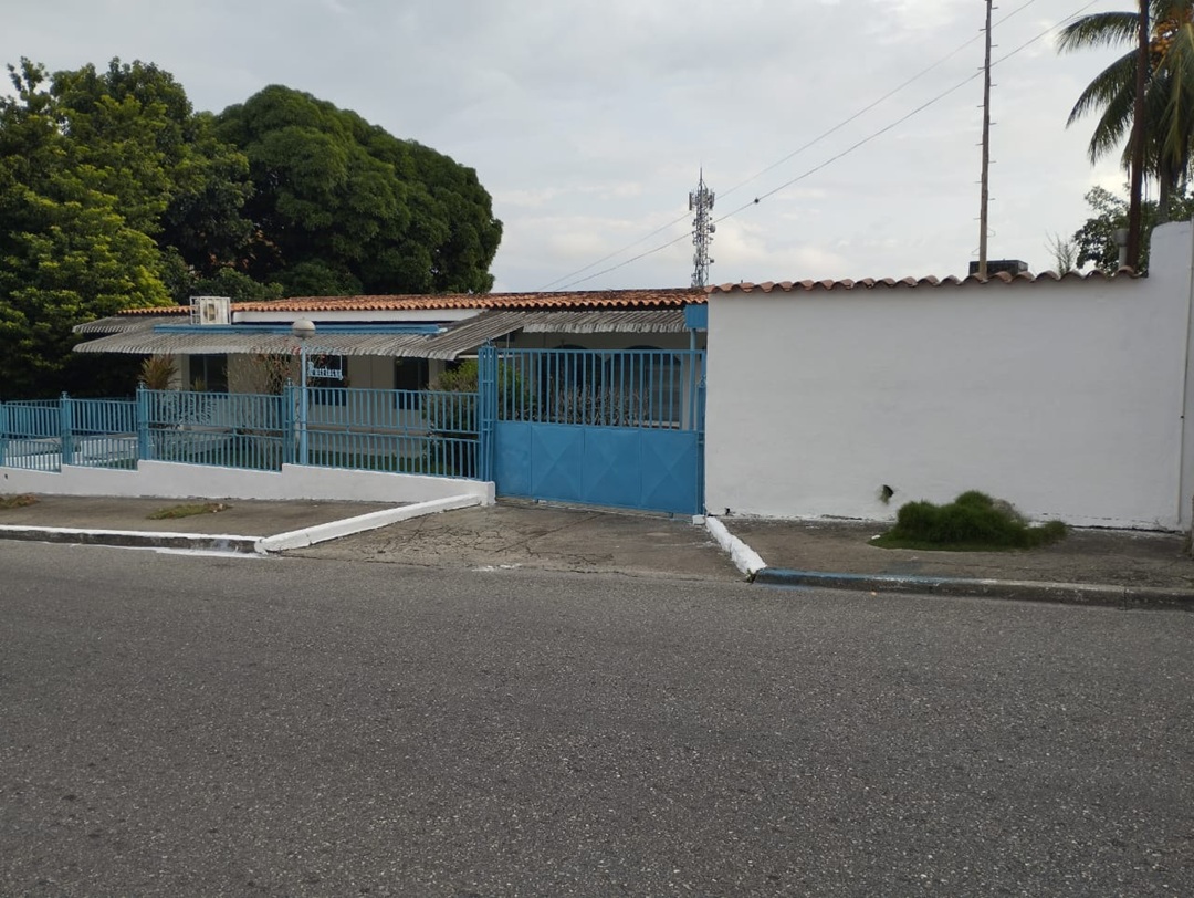 PLC-1233 Casa en Venta Quinta Calle Cascabel Con Avenida Cedeño