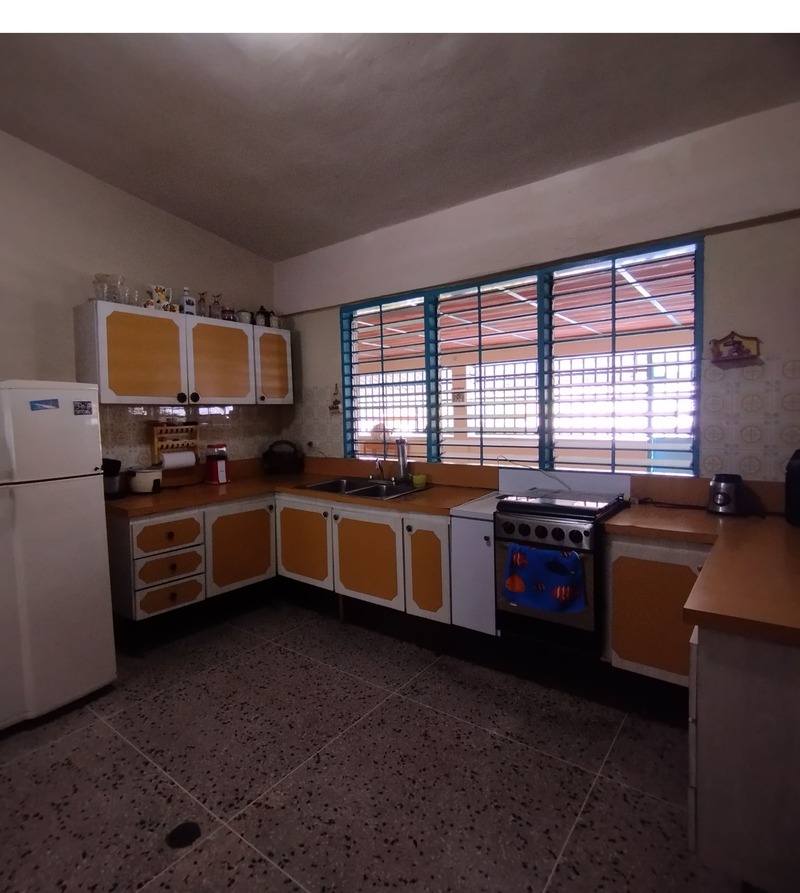PLC-1233 Casa en Venta Quinta Calle Cascabel Con Avenida Cedeño - Imagen 2