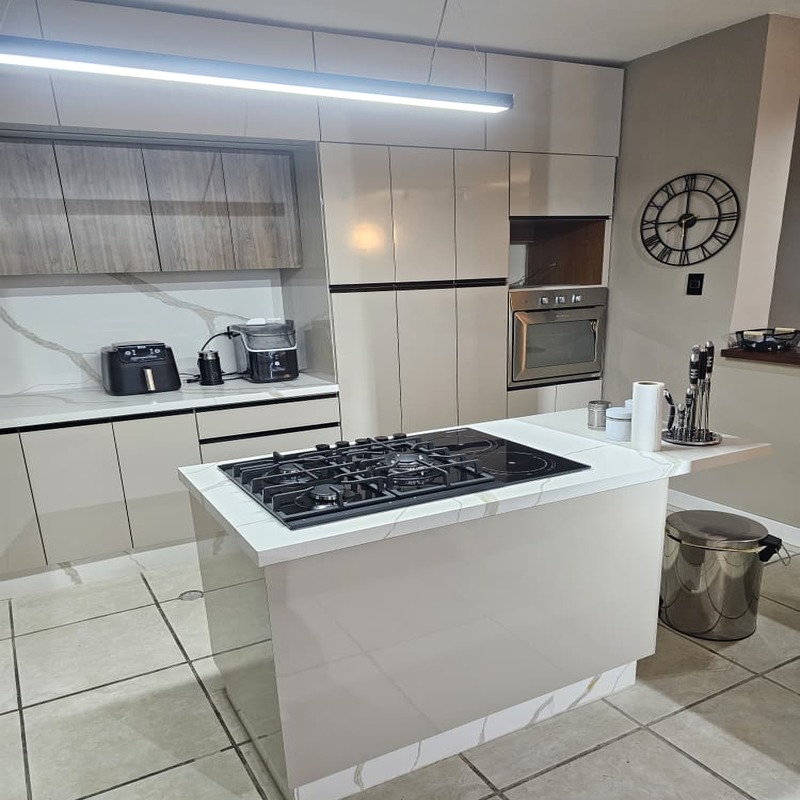 INA-1167 Apartamento en Venta Res. Puente De Piedra - Imagen 3