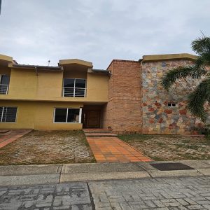 ETTH-003 Town House en Venta Residencias Hoyo 5 (obra Gris)