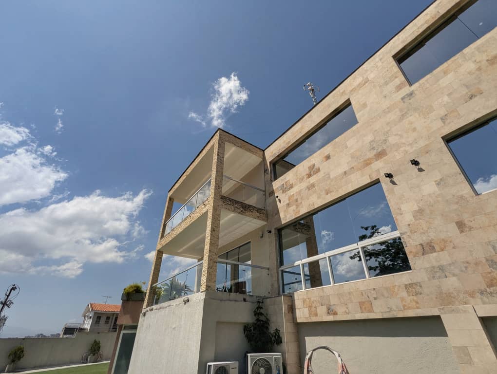 ATC-1428 Casa en Venta Espectacular Casa En La Urbanizacion Prebo 3 - Imagen 3