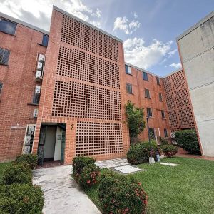 ELA-419 Apartamento en Venta Residencias Tulipán