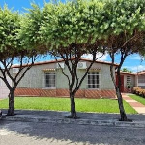 ELBC-777 Casa en Venta Urbanizacion El Valle
