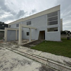 INTH-305 Town House en Venta Sector Mini Granjas