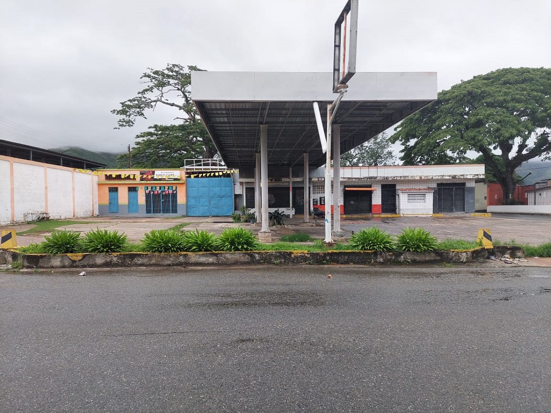 PLT-220 Terreno en Venta Antigua Estación De Servicio En La Entrada