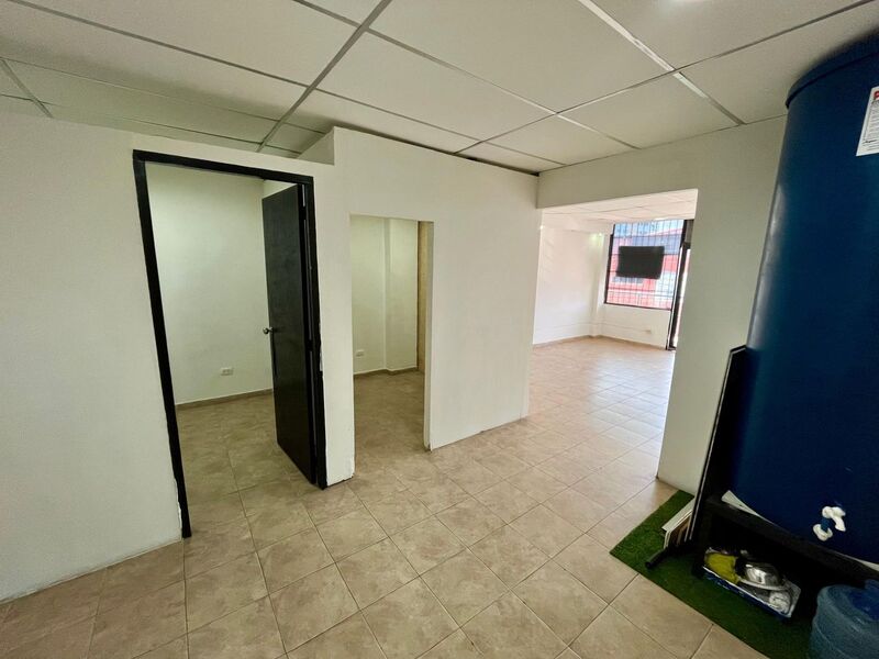 ELBL-177 Local en Alquiler Centro Comercial Don Marco - Imagen 2