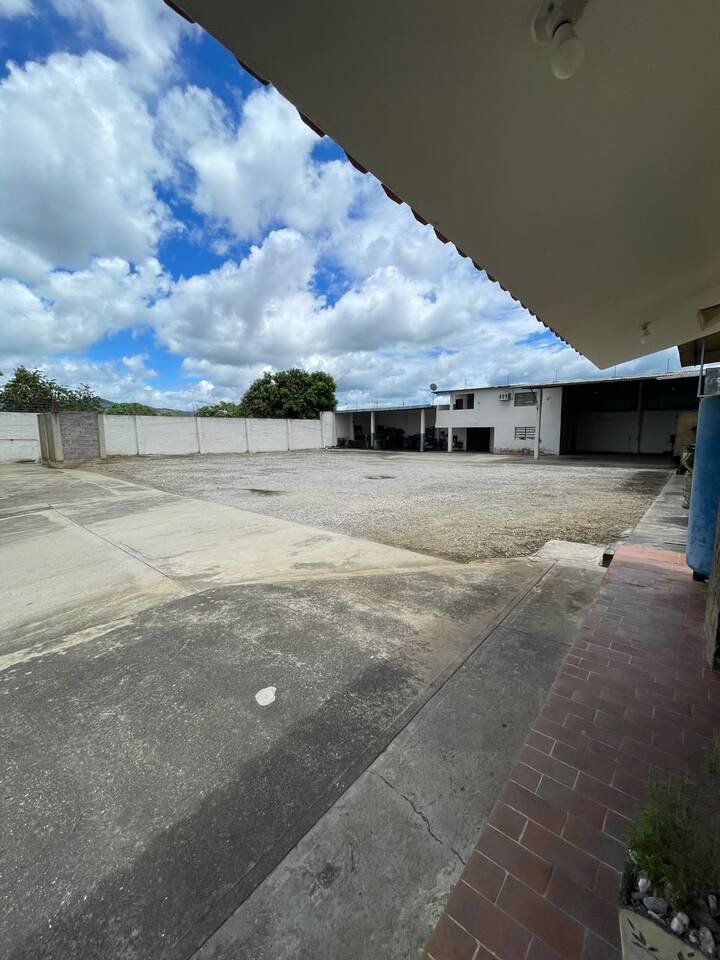 ING-069 Galpon en Venta Terreno Con 3 Galpones, Oficinas Y Taller - Imagen 7