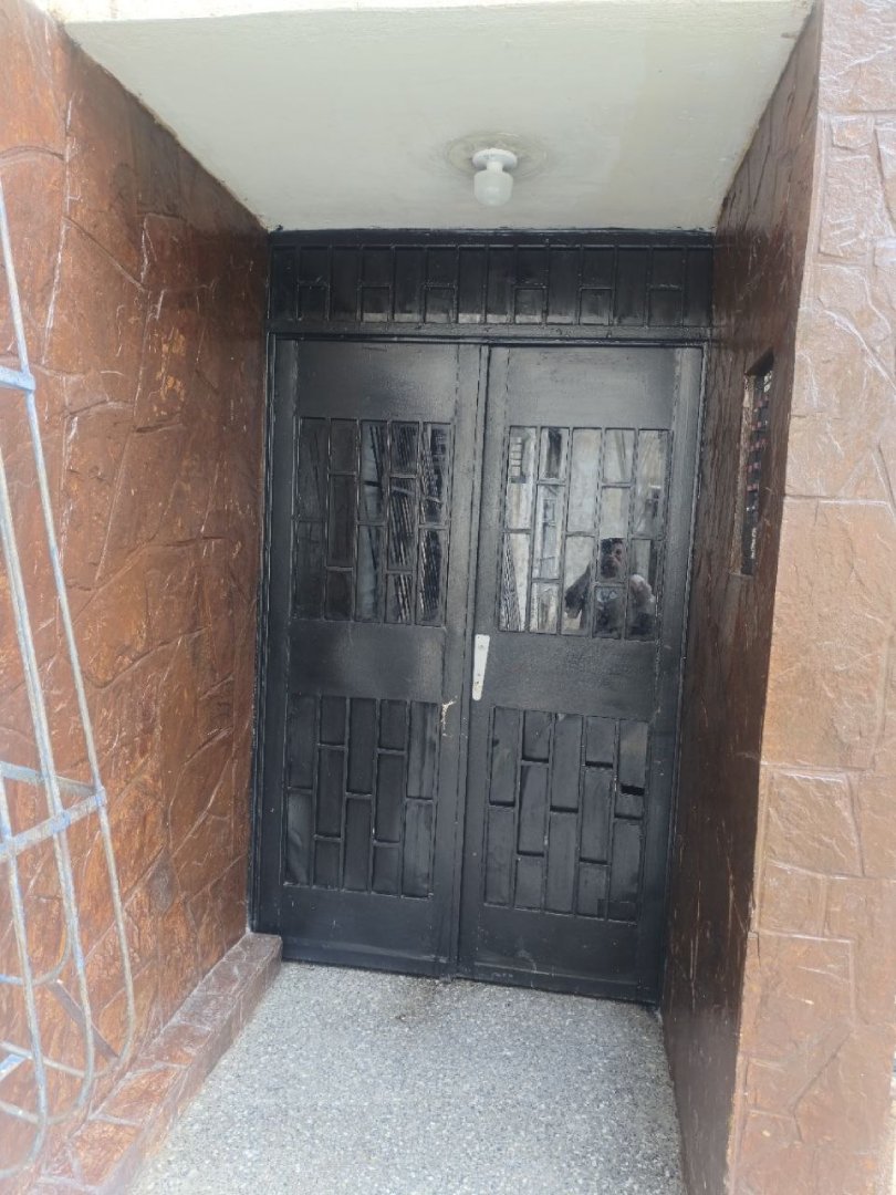PLA-1980 Apartamento en Alquiler Conj. Res. Valle De Oro, Urb. Los Bucares - Imagen 4