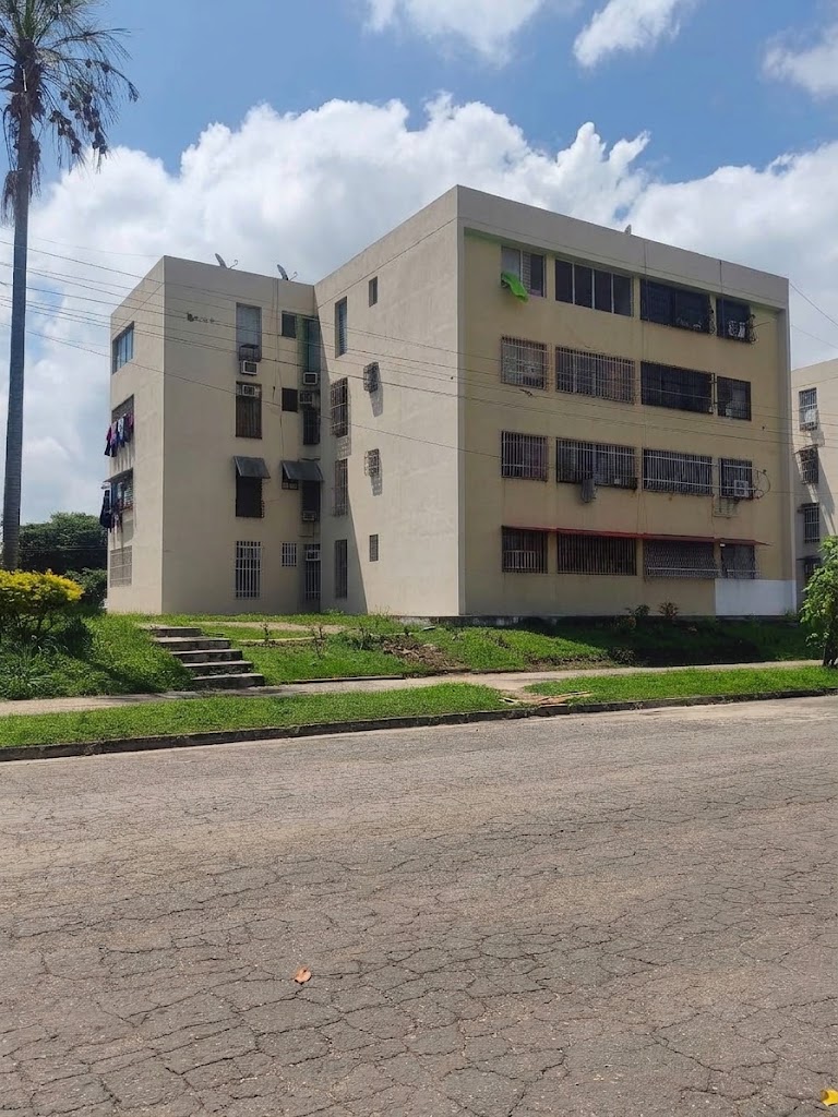 PLA-1980 Apartamento en Alquiler Conj. Res. Valle De Oro, Urb. Los Bucares - Imagen 2
